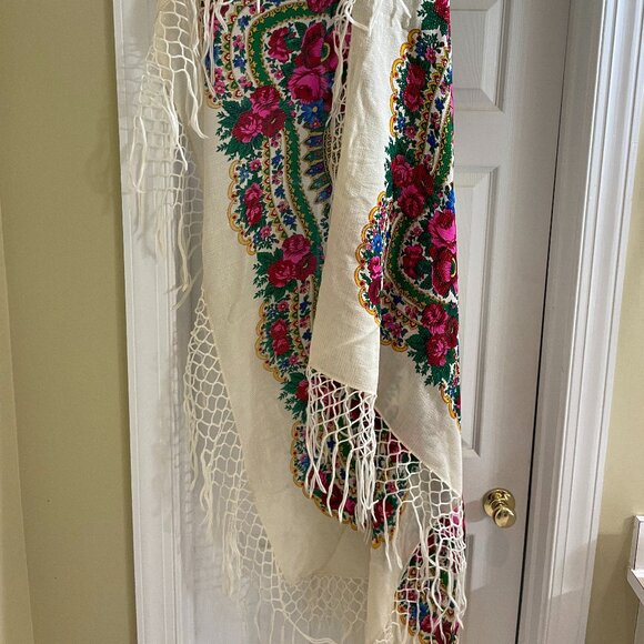 Women's Large Wool Blend Ornate Floral Print Wrap - Made in Japan - Picture 4 of 4